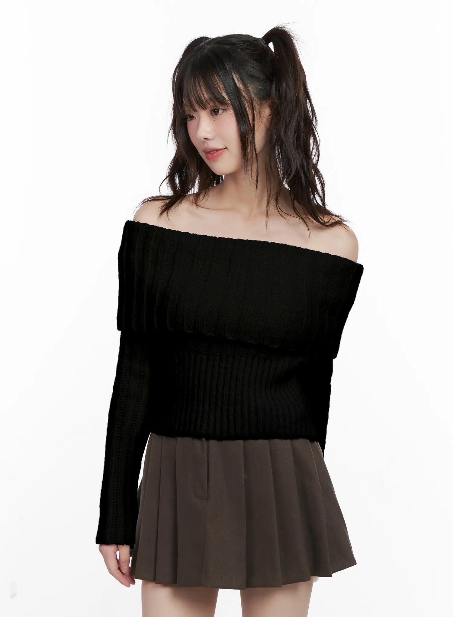 crop-off-shoulder-knit-sweater-cn510 / Black