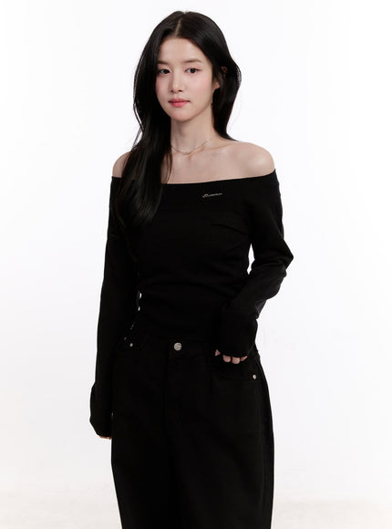 elegant-off-shoulder-crop-sweater-cm527 / Black
