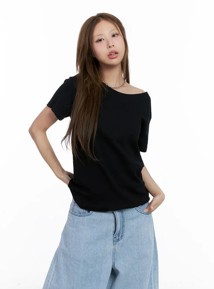casual-off-shoulder-loose-fit-tee-cl511 / Black