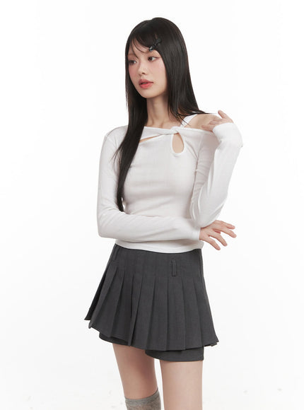 slim-fit-twist-cut-out-long-sleeve-top-cj528 / Light beige
