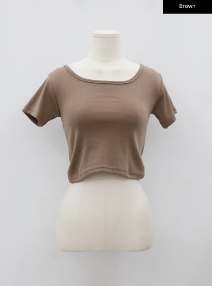 Deep Round Neck Basic Crop T-Shirt BU5