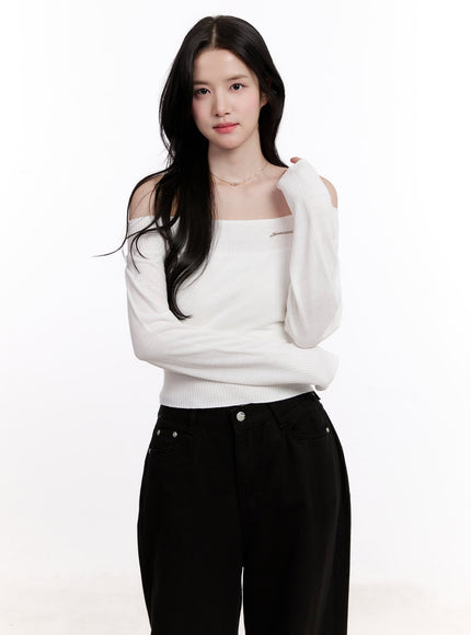 elegant-off-shoulder-crop-sweater-cm527 / White