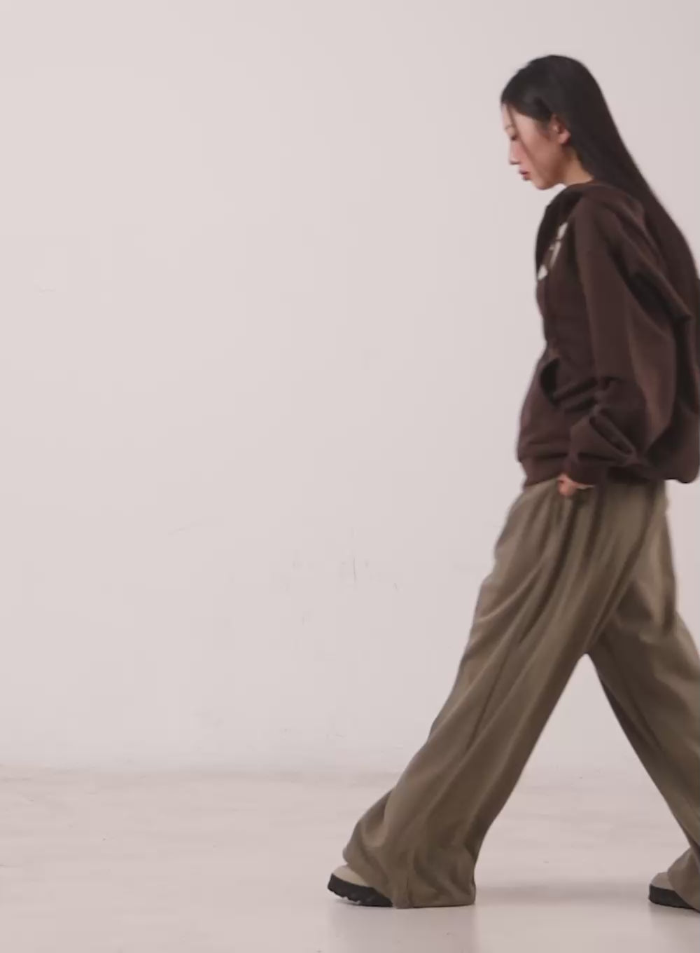 Pintuck Belt Wide-Leg Sweatpants IM528