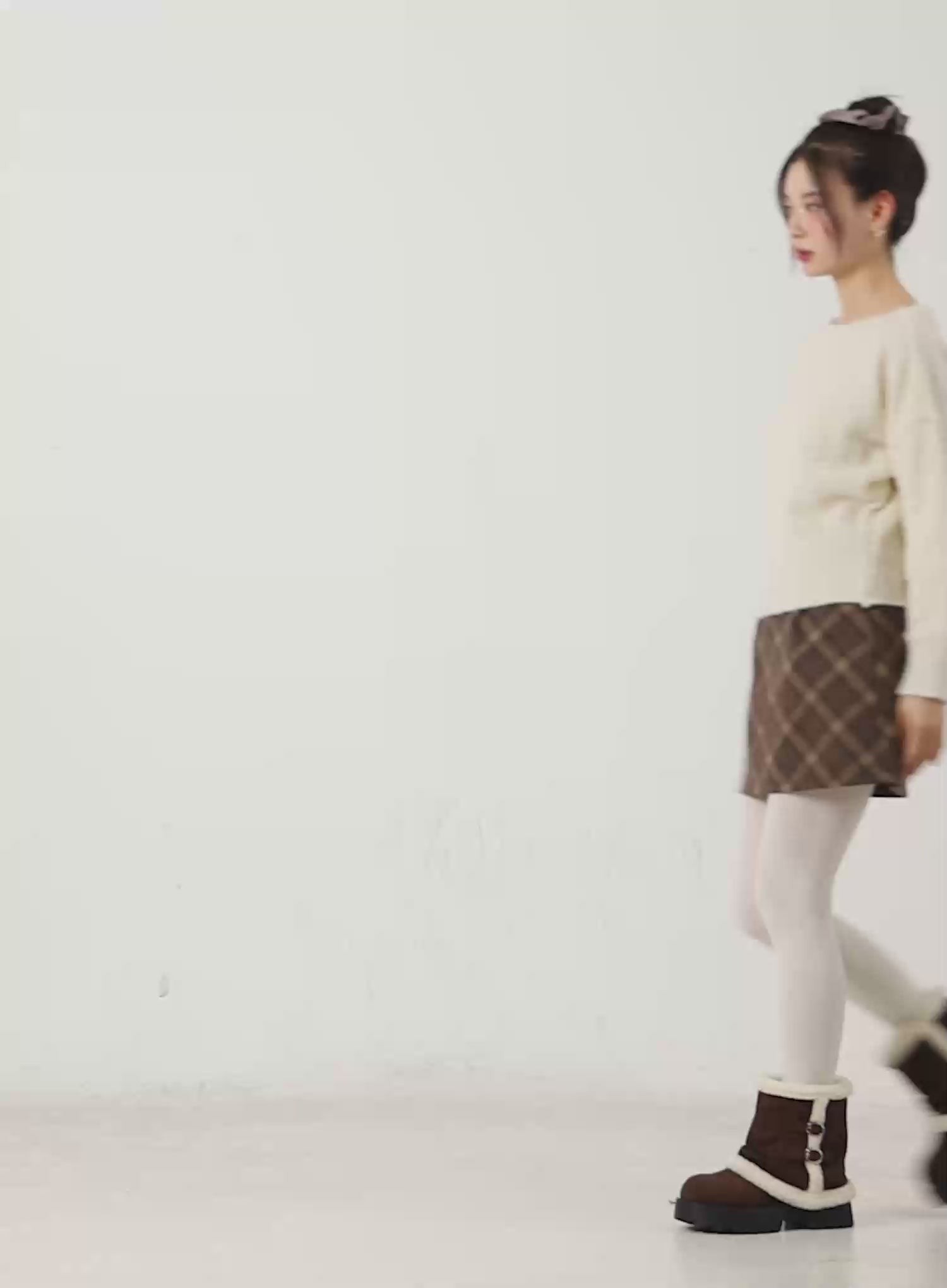 Soft Boat Neck Knit Sweater CN518