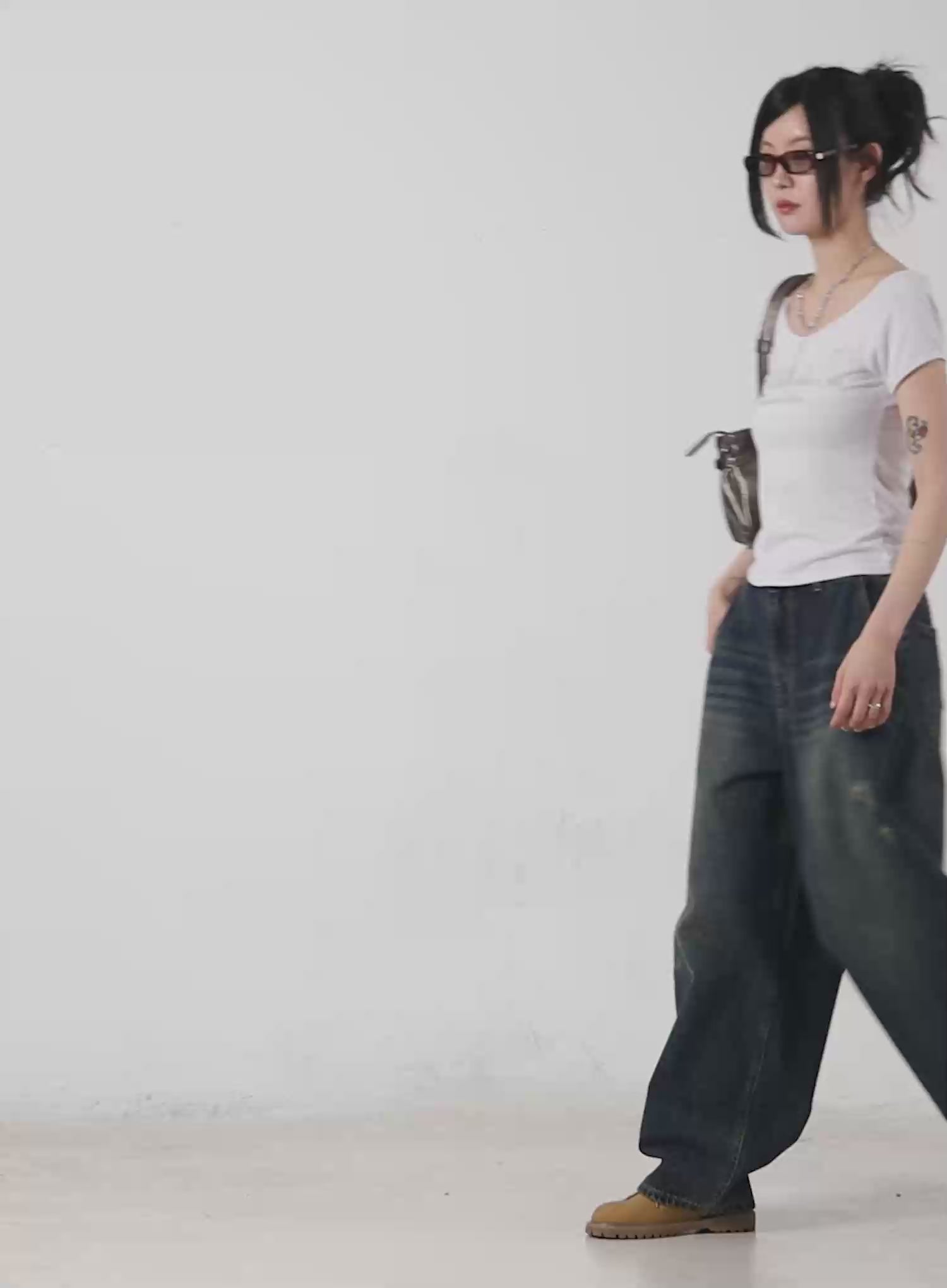 Deep U-Neck Graphic Tee CM516