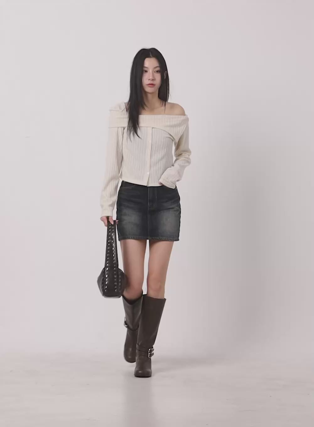 Slim-Fit Denim Mini Skirt IJ503