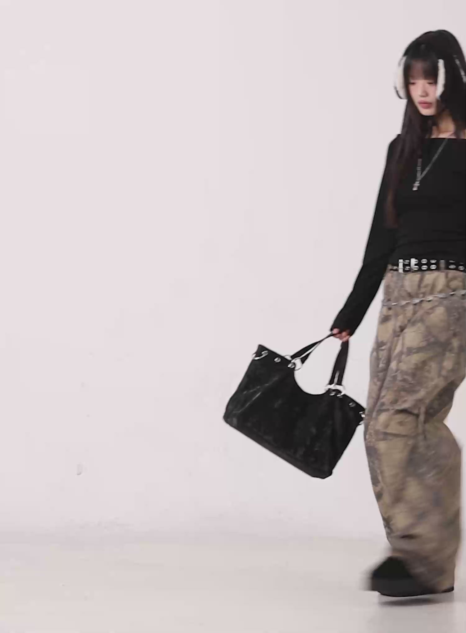 Basic Off-Shoulder Long Sleeve CN510