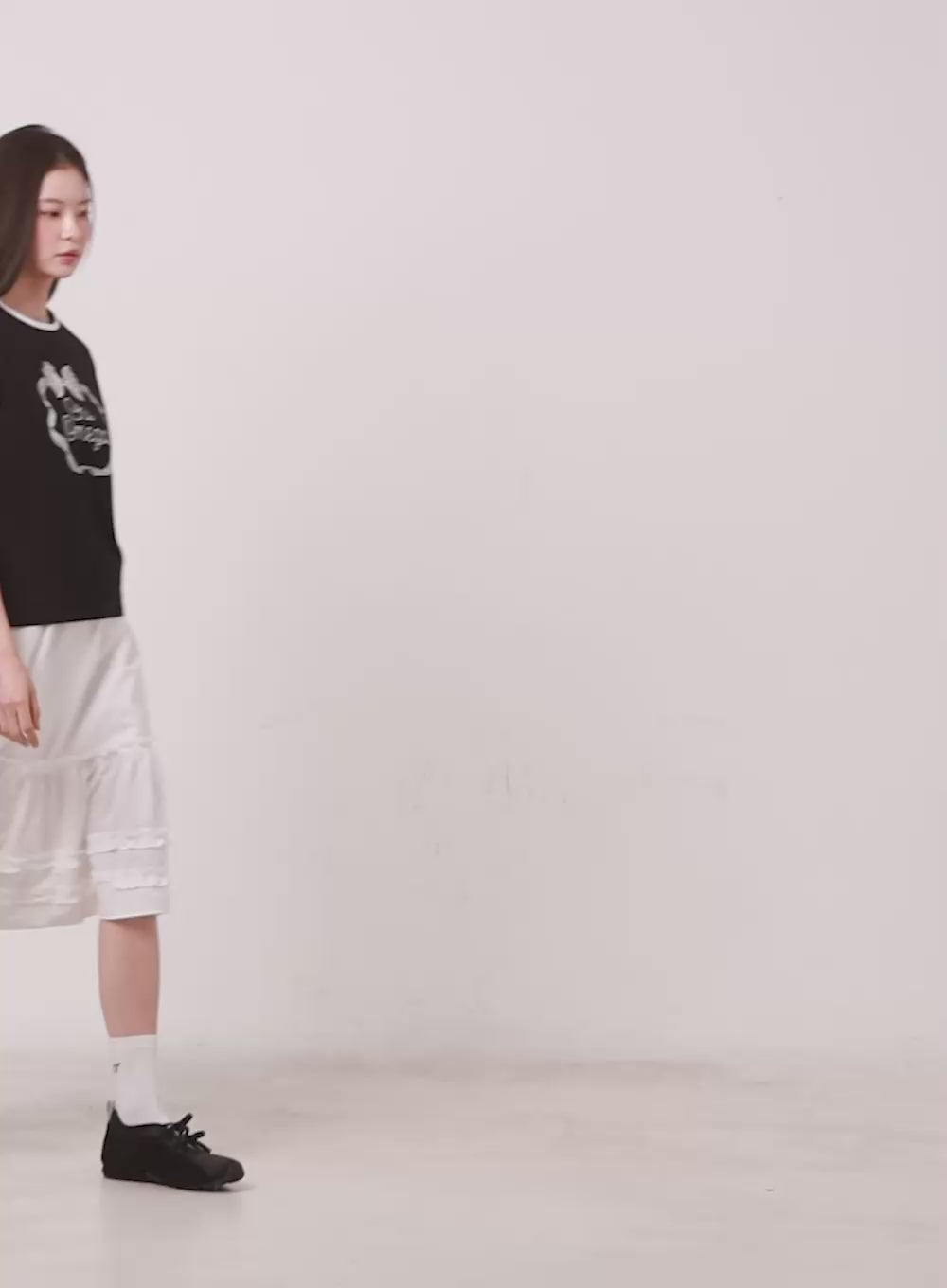 Ribbon Cut Graphic T-Shirt IY509