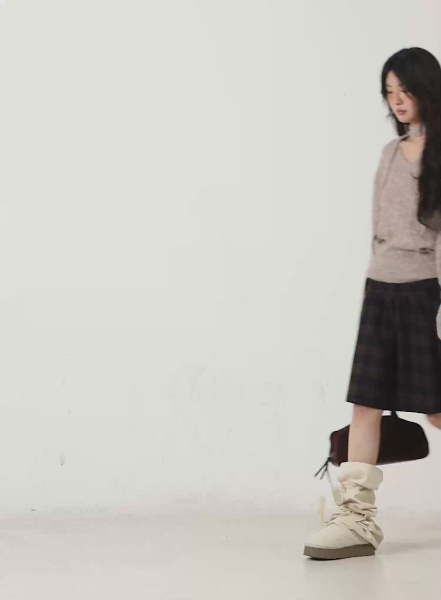 V-Neck Knit Sweater and Tie Set CN517