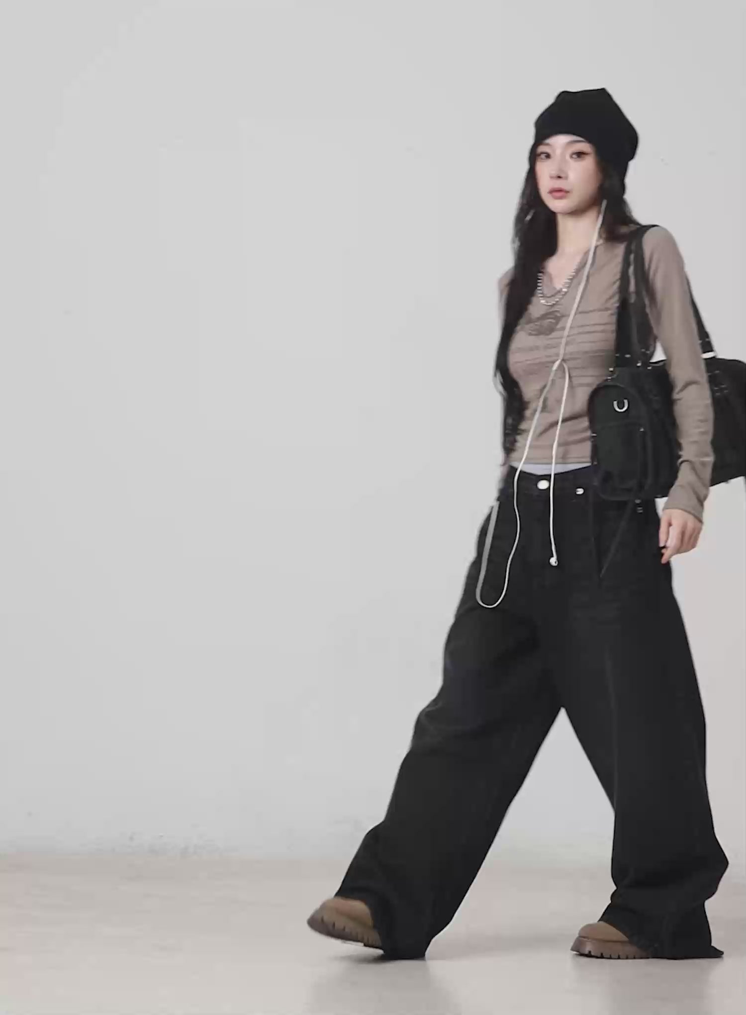 V-Neck Ribbed Graphic Long Sleeve Top CM519