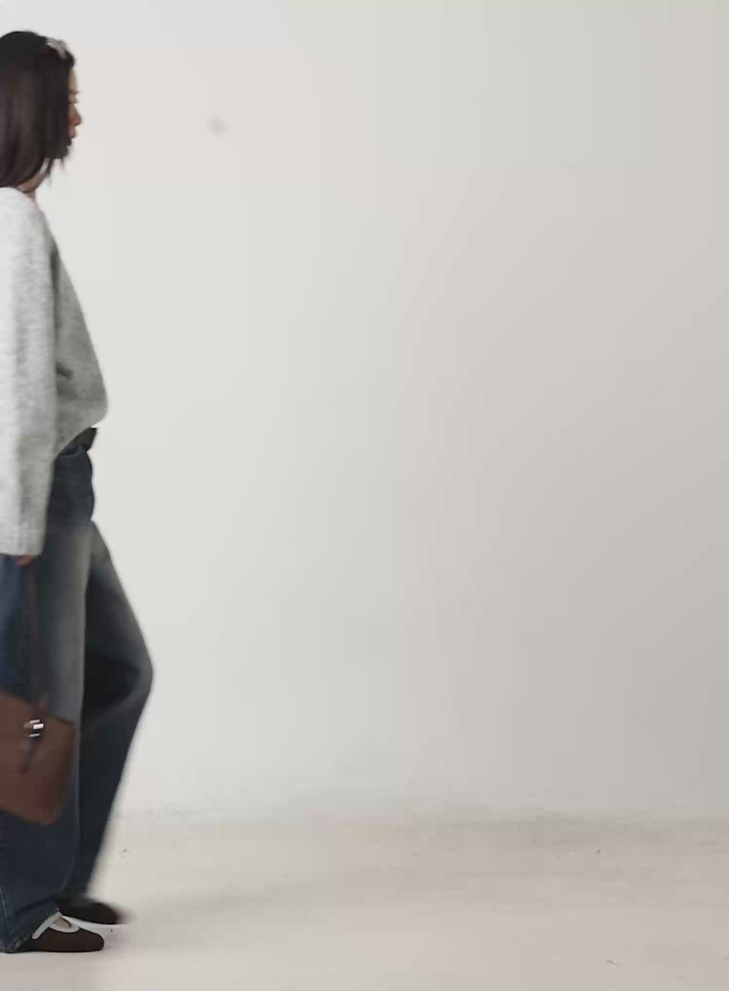 Casual Loose-Fit V-Neck Sweater IM520