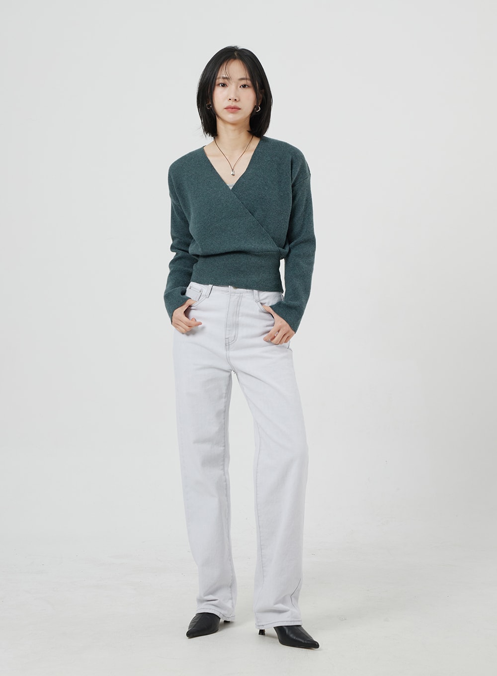 Light Grey Jeans OM306 - Korean Women's Fashion | LEWKIN