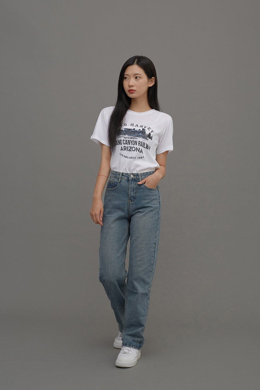 Straight Leg Jeans CM6