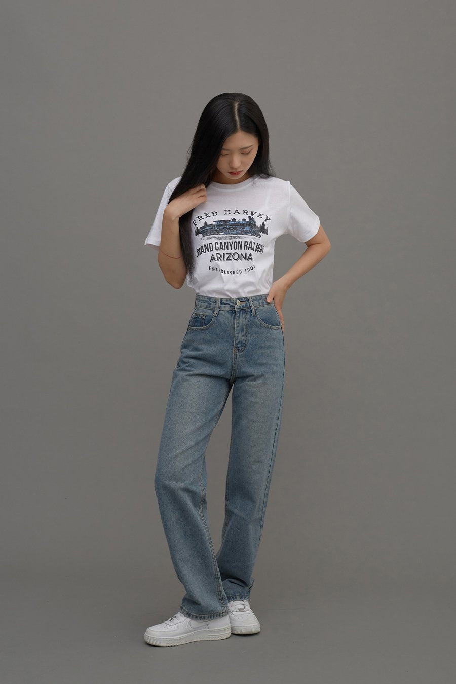 Straight Leg Jeans CM6