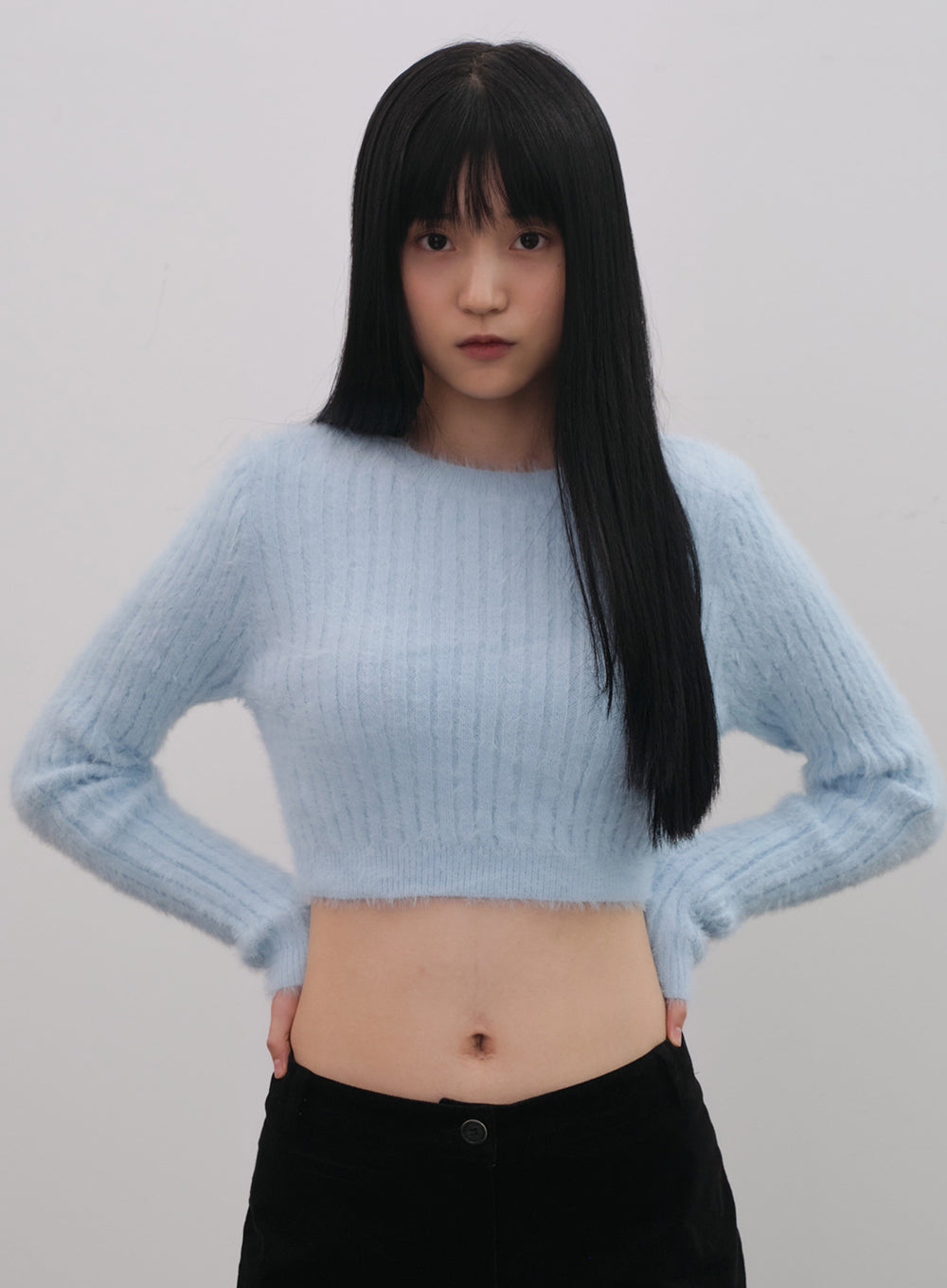 Round Neck Cropped Knit Top