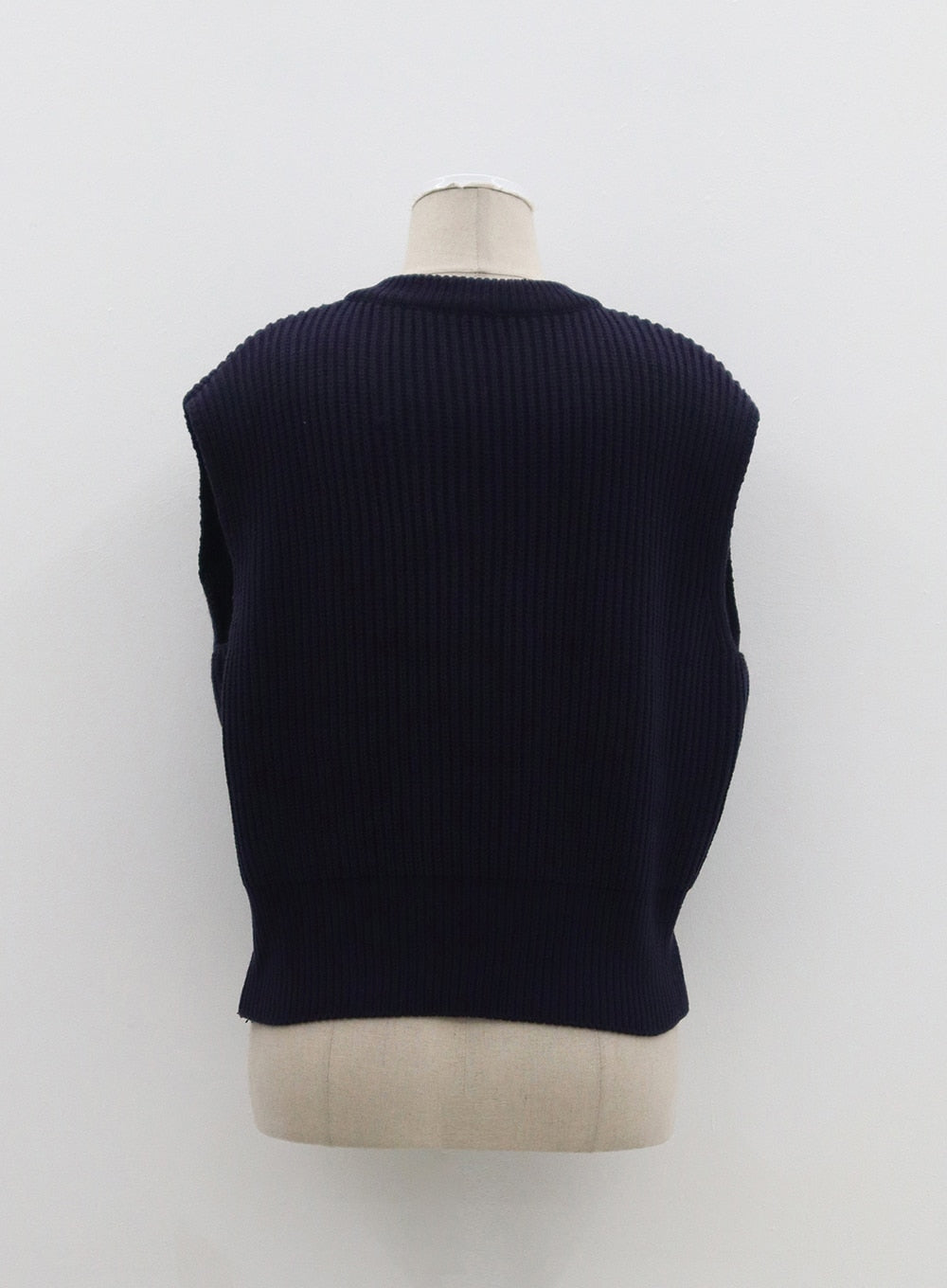 Ribbed Knit Cropped Vest OM307